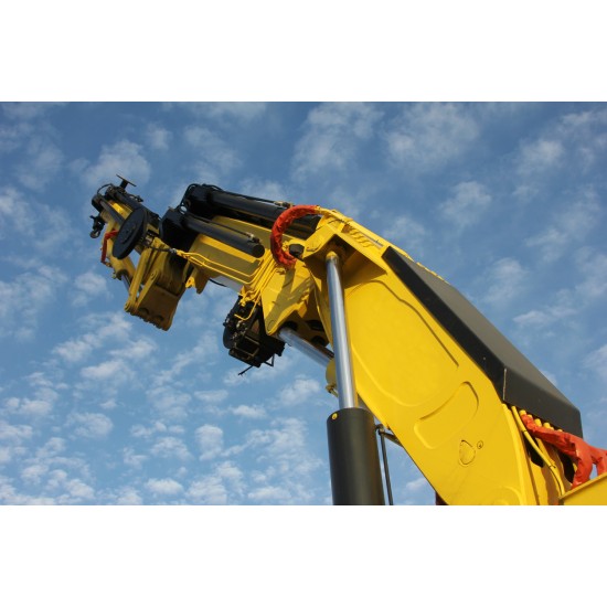 Închirierea  macaralelor şi echipamentelor de construcţii, de utilizare generală, cu operatori
